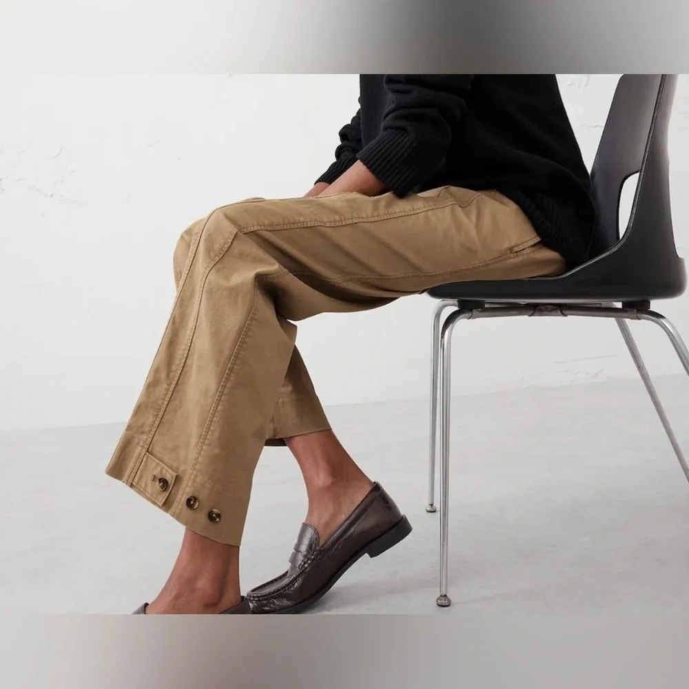 BANANA REPUBLIC RELAXED PLEATED CHINO - Picture 2 of 6